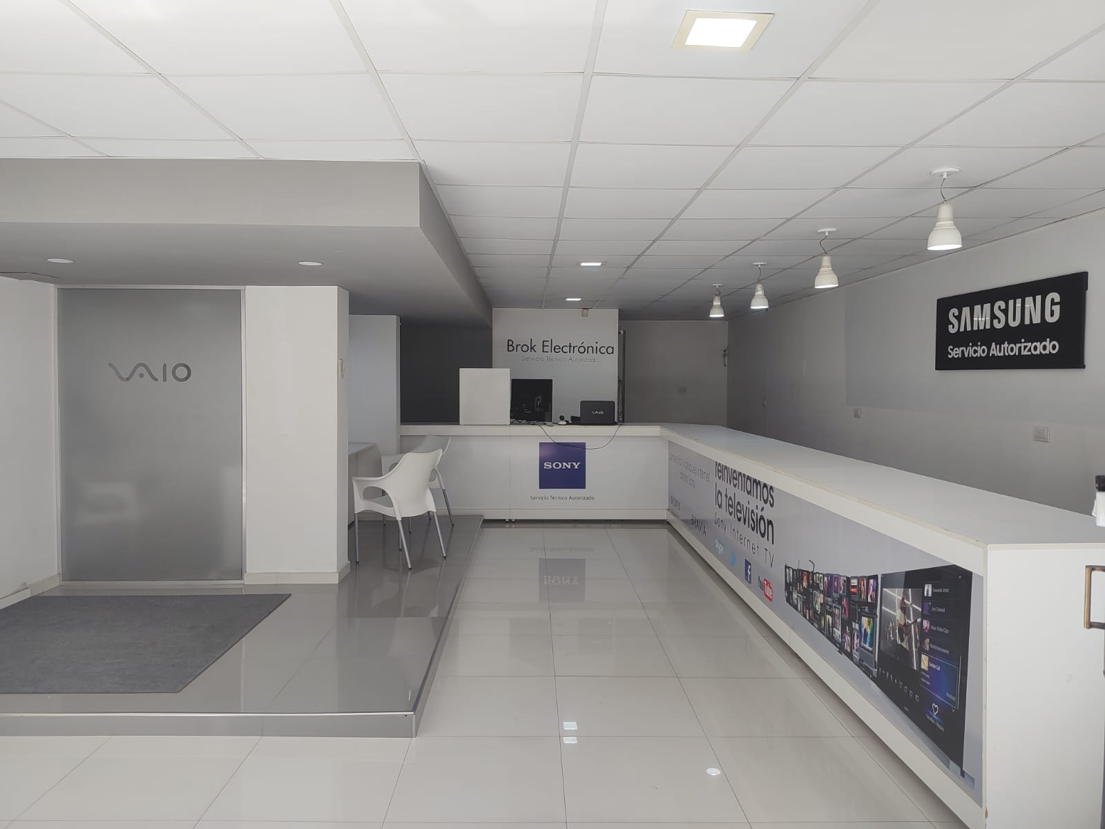 Entrada al taller Brok Electrónica